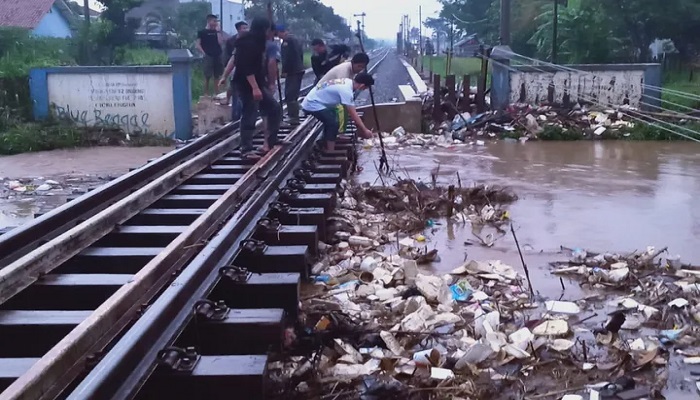 Reaktivasi Jalur Rel di Jawa Barat: Harapan Besar atau Sekadar Omon-Omon Belaka?
