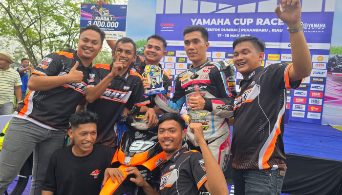 Drama Balap di YCR7! Renggi Lukmana Taklukkan Mantan Tim Suhandi Padang88 di Yamaha Cup Race 2025