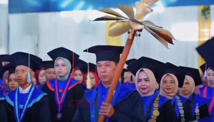 Kontroversi Sidang Senat Terbuka dalam Wisuda SMK Purwokerto: Antara Tradisi Akademik dan Simbolisme Pendidikan