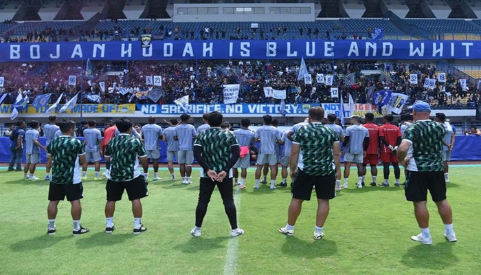 Persib Bandung Juara Liga 1 2024/2025: Tiga Faktor Kunci di Balik Kesuksesan Maung Bandung