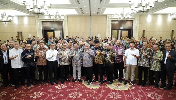Prof. Mohamad Nasir.