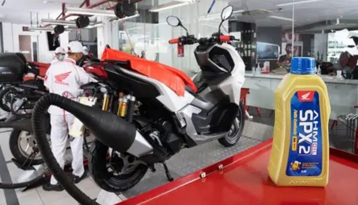 Bahaya Telat Ganti Oli Motor: Efeknya ke Mesin, Konsumsi BBM, dan Biaya Servis