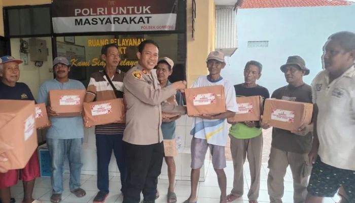 HUT Ke-79 Bhayangkara, Polsek Gombong dan PSHT Salurkan Bansos untuk Tukang Becak