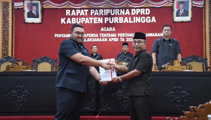 Wabup Dimas Serahkan Raperda Pertanggungjawaban APBD 2024 ke DPRD, Raih Opini WTP dari BPK