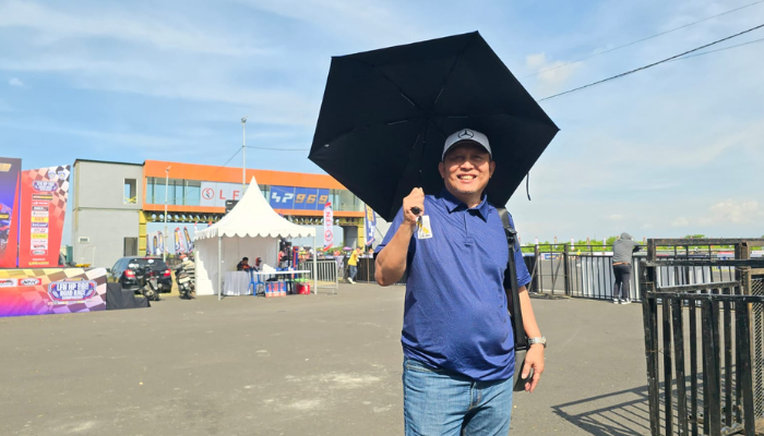 Tak Hanya Bisnis, Adil Jatmiko VP Logistic Dukung Dunia Balap Lewat Aksi Nyata di LFN Series 2025 Surabaya!