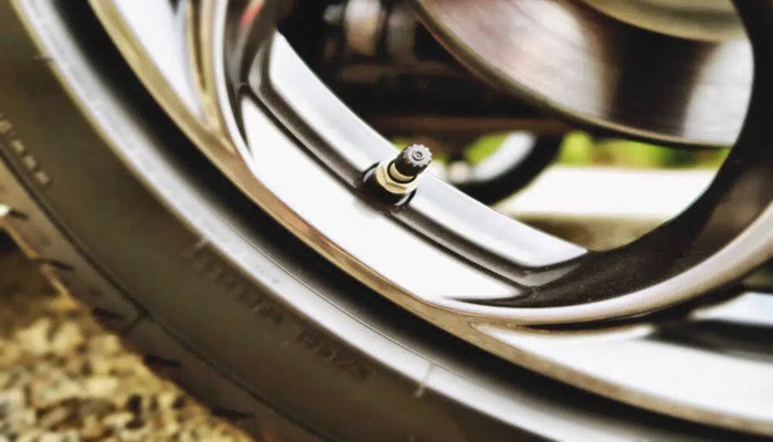 Jangan Disepelekan! Ini Fungsi Pentil Ban Motor dan Cara Merawatnya