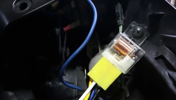 Relay pada Motor