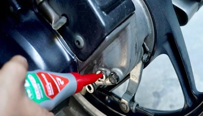 Gak Perlu Mekanik! Ini Panduan Lengkap Ganti Oli Gardan Honda BeAT Sendiri