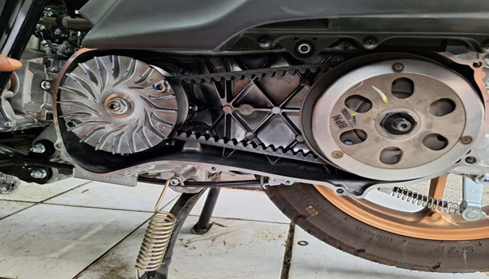 Tarikan Motor Matic Gredek? Bisa Jadi Masalahnya Ada di CVT, Ini Solusinya!