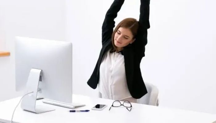 Tips Ergonomis dan Pola Hidup Sehat untuk Pekerja Kantoran yang Duduk Lama