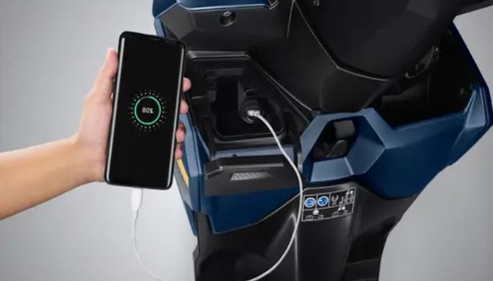 Tips Aman Menggunakan Power Charger di Sepeda Motor Honda