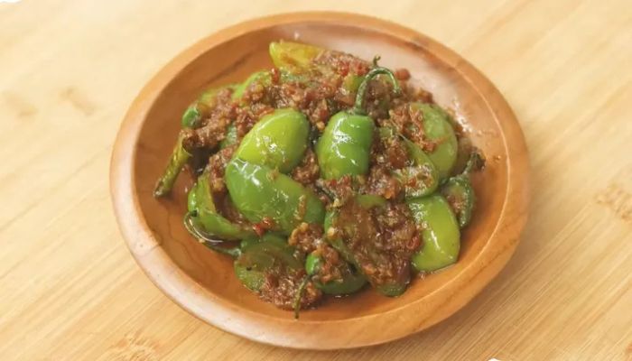 Gila! Cabe Gendot Sambal Rebon Ala Chef Devina Viral, Pedasnya Bikin Nambah Nasi Terus!