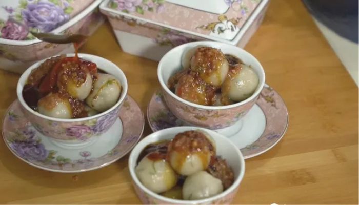 Cilok Ala Chef Rudy: Rahasia Tekstur Empuk dan Kenyal, Saus Kacangnya Bikin Ketagihan!