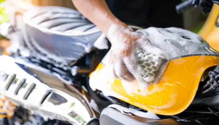 Panduan Mencuci Sepeda Motor Sendiri yang Aman dan Benar Agar Tetap Prima
