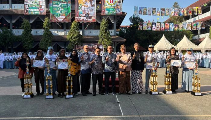 Wow! Pelajar Banjarnegara Sabet Jutaan Rupiah Berkat Lomba Resensi Buku Perpusda