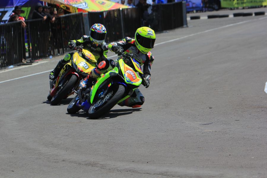 Yamaha Cup Race 2025 Bulukumba: Duel Seru di Hari Pertama Panaskan Sirkuit Titik Nol Bira!