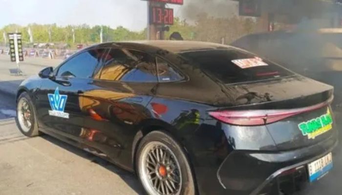 Kejutan di Super Dragway 2025! WKRT Turunkan Mobil Listrik BYD, Nyaris Kalahkan Mesin Bensin!