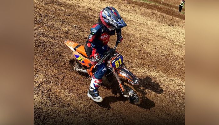 Generasi Baru Motocross Indonesia! A. Hadziq Catat Waktu Tercepat di Time Practice SE 50CC Cleosa Series x Kejurnas MX 2025