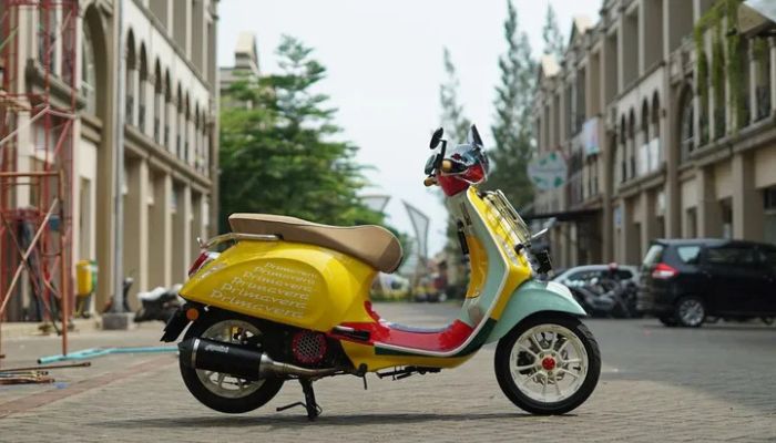 Banyak Cewek Gagal Naik Vespa Karena Jok Ketinggian? Ini Solusi Modifikasi Ringan yang Bikin Vespa Jadi Lebih Ceper & Nyaman!