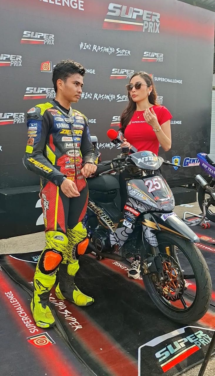 M. Jordan Gemparkan Lintasan, Podium 2 Bebek 2T 116 Std Novice di Depan Ribuan Penonton!