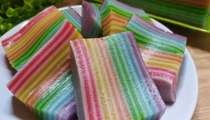 Rahasia Kelezatan Kue Lapis Pelangi, Jajanan Tradisional Warna-Warni yang Bikin Nagih!
