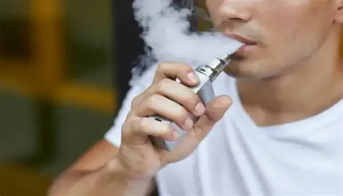 Di Balik Asap Manis Vape, Tersembunyi Ancaman Mematikan! Ini Dampak Kesehatan yang Jarang Disadari