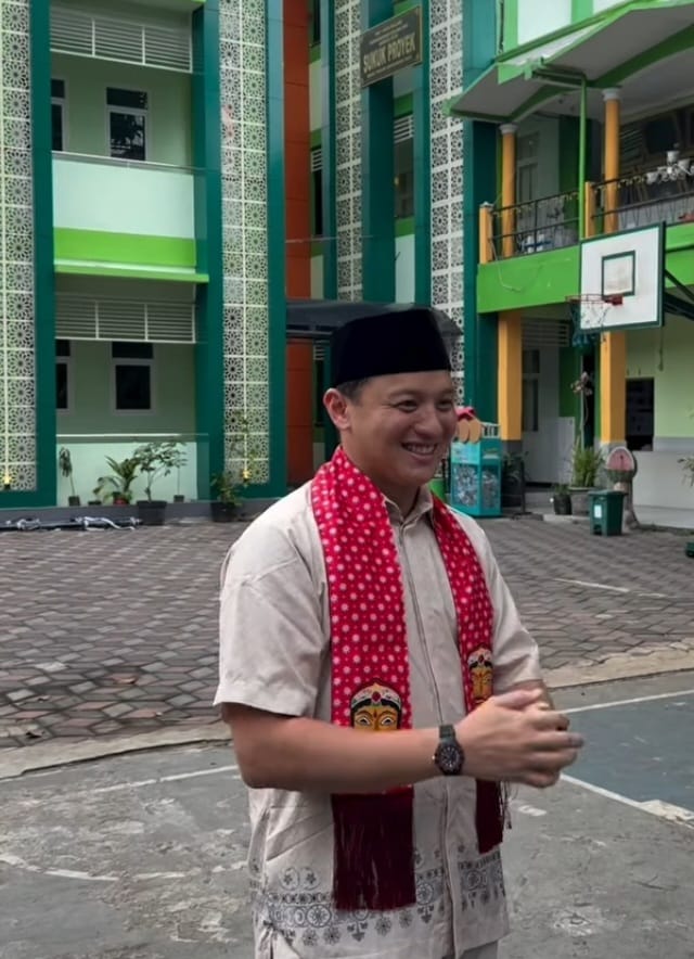 Ramadan Penuh Makna,Moreno Soeprapto Tebar Motivasi untuk Siswa MIN 1 Kota Malang