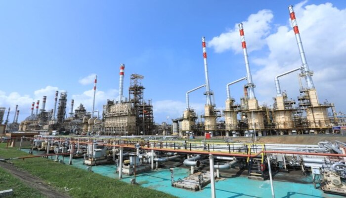 Bahlil: Harga Avtur di RI Lebih Kompetitif dari Negara Lain, Meski Naik Tajam