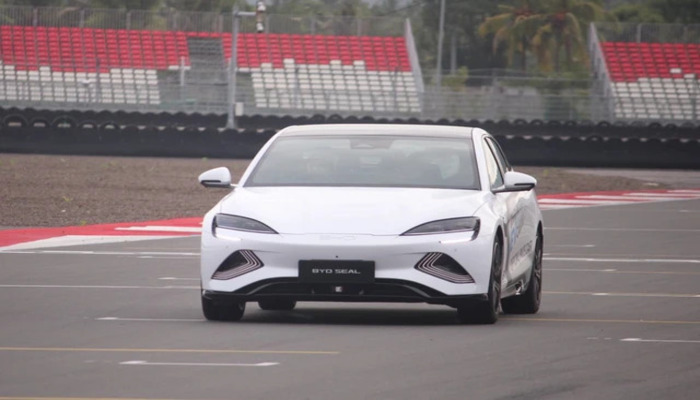 BYD Seal Akbar Faizal Bermasalah, BYD Janji Benahi Layanan dan Respons Dealer Lebih Cepat