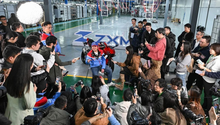 Kisah Zhang Xue, Mekanik Desa yang Sukses Jadi Bos Tim Balap Motor Supersport dan Guncang Dunia