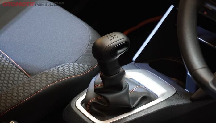 Jaga Putaran Mesin, Kunci Mobil Manual Irit Bahan Bakar dan Anti Boros di Jalan